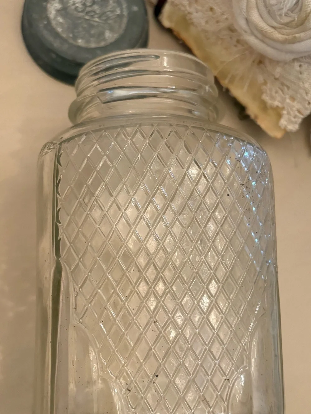 Clear Glass Diamond-Pattern Decorative Jar - Vintage Style